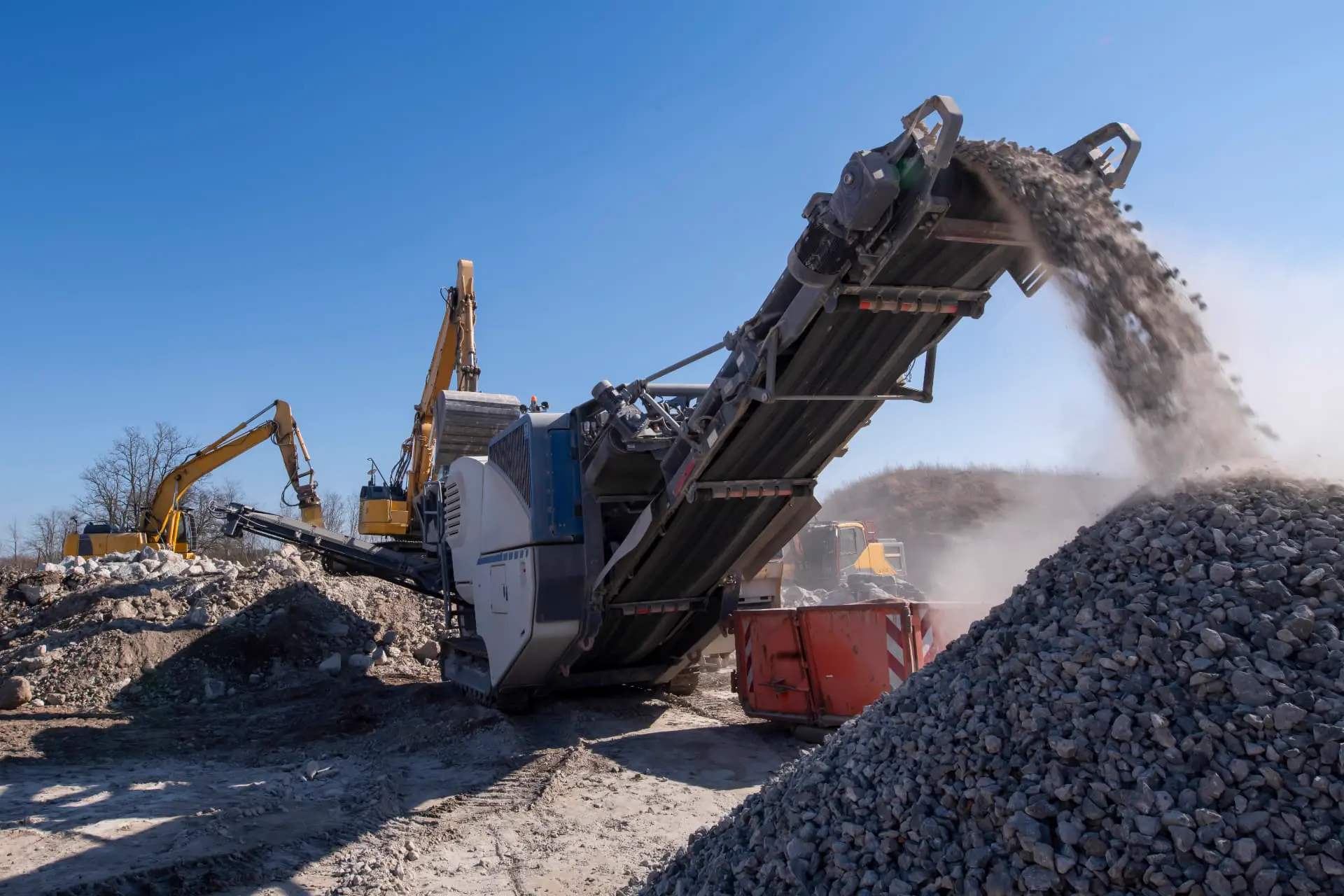 Crushing and screening plant processing recycled aggregate at the SGS yard
